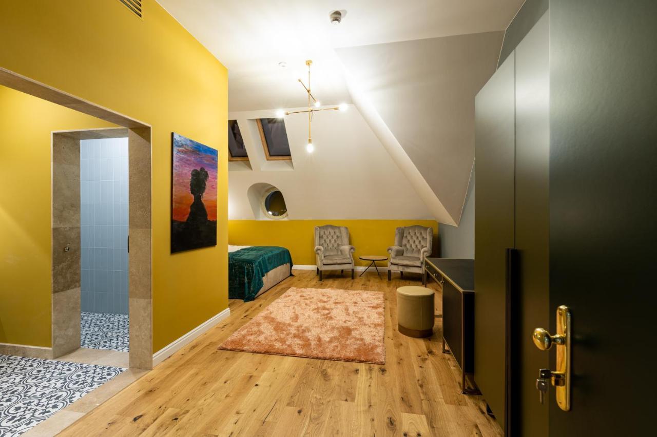 Boutique Hotel Cocosul De Aur Targu Mures Ngoại thất bức ảnh