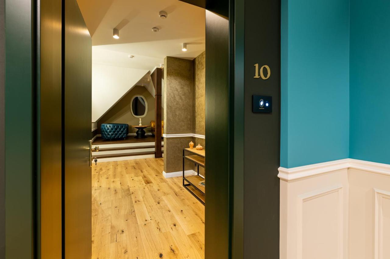 Boutique Hotel Cocosul De Aur Targu Mures Ngoại thất bức ảnh