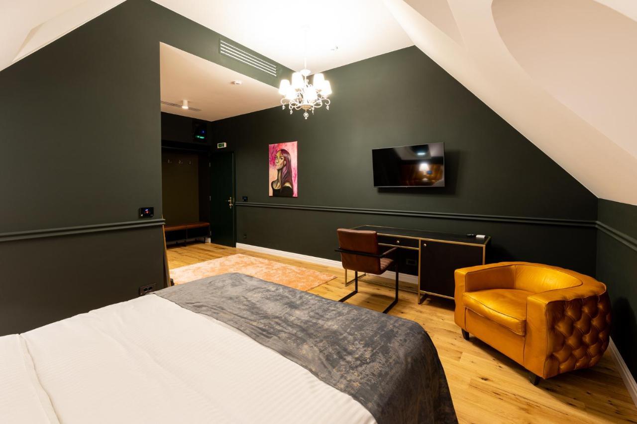Boutique Hotel Cocosul De Aur Targu Mures Ngoại thất bức ảnh