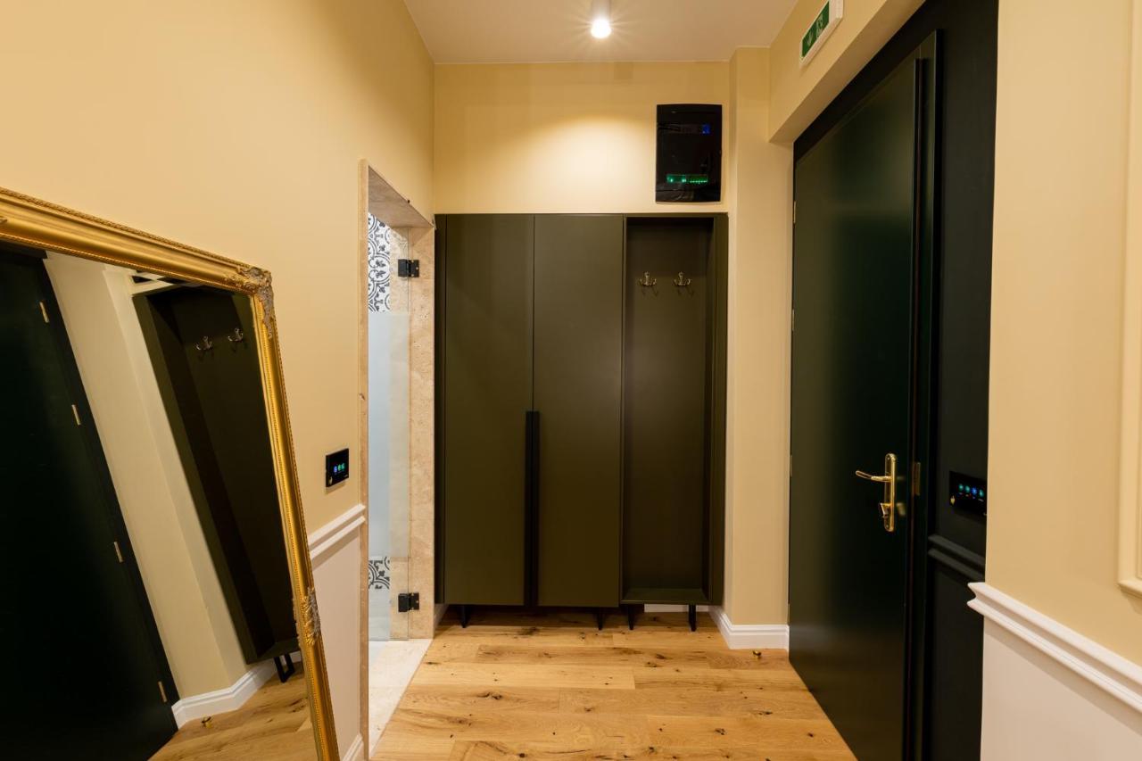 Boutique Hotel Cocosul De Aur Targu Mures Ngoại thất bức ảnh